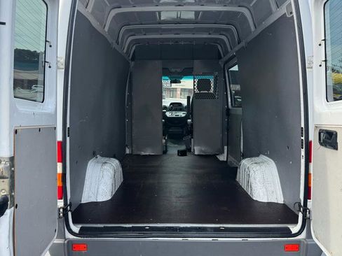 Used 2006 Dodge Sprinter 2500 w/ PWR Convenience Group image 16