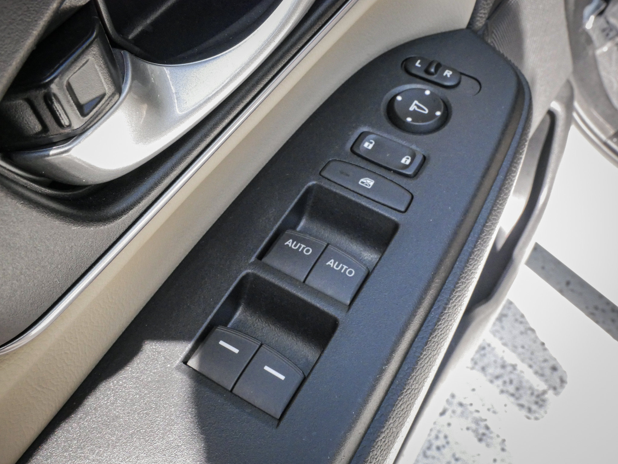 Used 2018 Honda CR-V EX-L image 15
