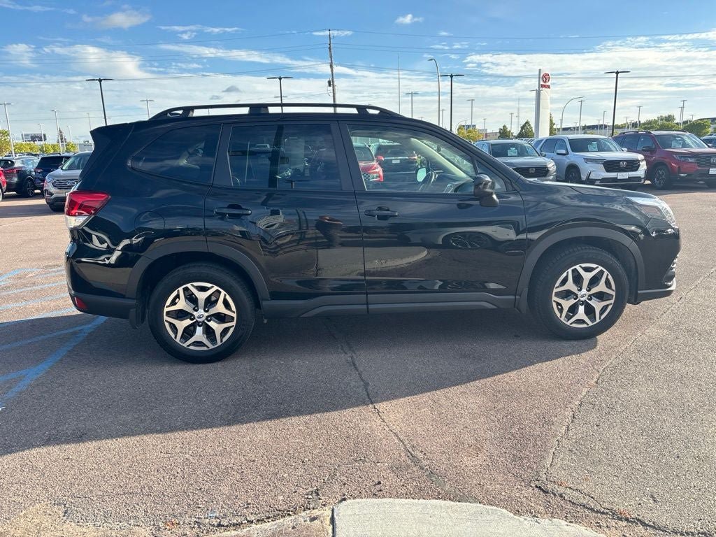 Used 2022 Subaru Forester Premium AWD/4WD image 4
