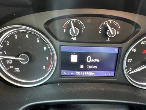 Used 2020 Buick Enclave Essence w/ LPO, Luxury Package FWD image 6