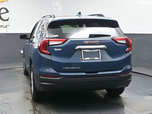 Used 2024 GMC Terrain SLE w/ Driver Convenience Package image 35
