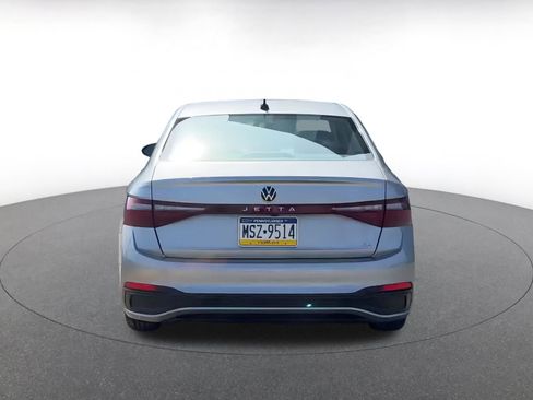 Used 2025 Volkswagen Jetta SE image 12