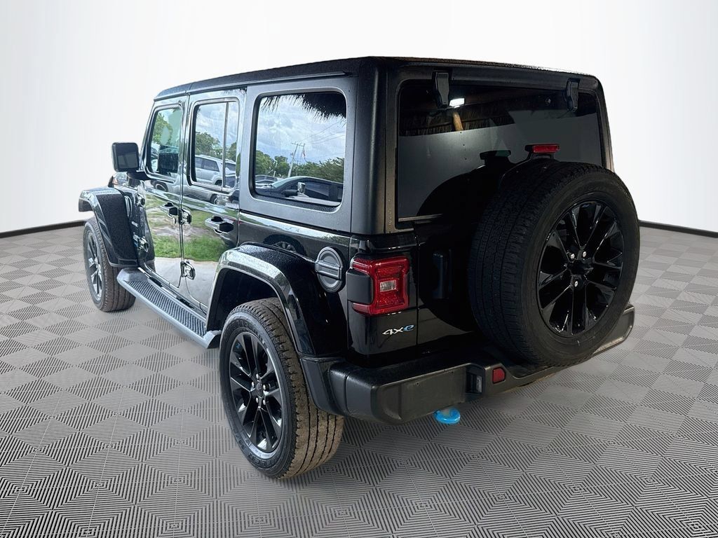 Certified 2022 Jeep Wrangler Unlimited Sahara w/ Cold Weather Group AWD/4WD image 8