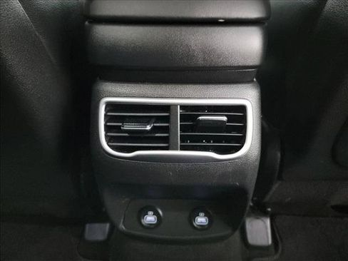 Used 2022 Hyundai Santa Fe SEL w/ Convenience + Premium Package FWD image 17