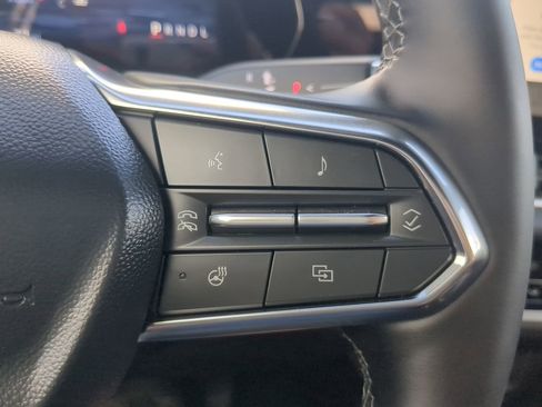 New 2025 Chevrolet Equinox LT w/ Convenience Package II image 25