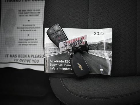 Used 2023 Chevrolet Silverado 1500 LT image 14