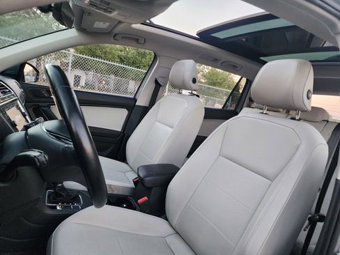 Used 2019 Volkswagen Tiguan SEL image 28