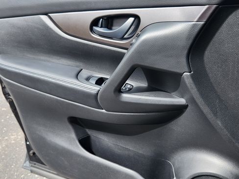 Used 2018 Nissan Rogue Sport S w/ S Appearance Package image 12