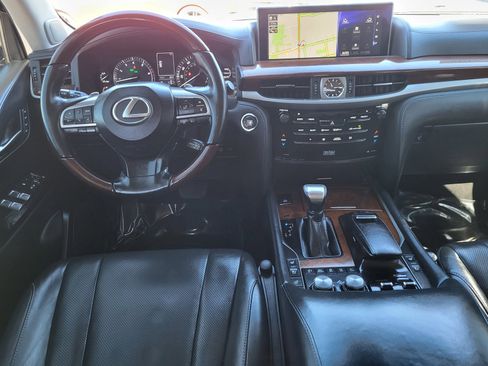 Used 2019 Lexus LX 570 4WD w/ Luxury Package image 20