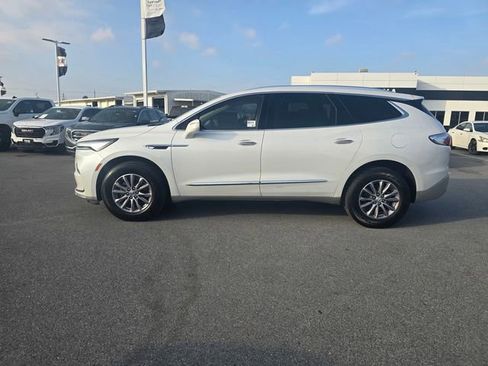 Used 2023 Buick Enclave Essence image 8