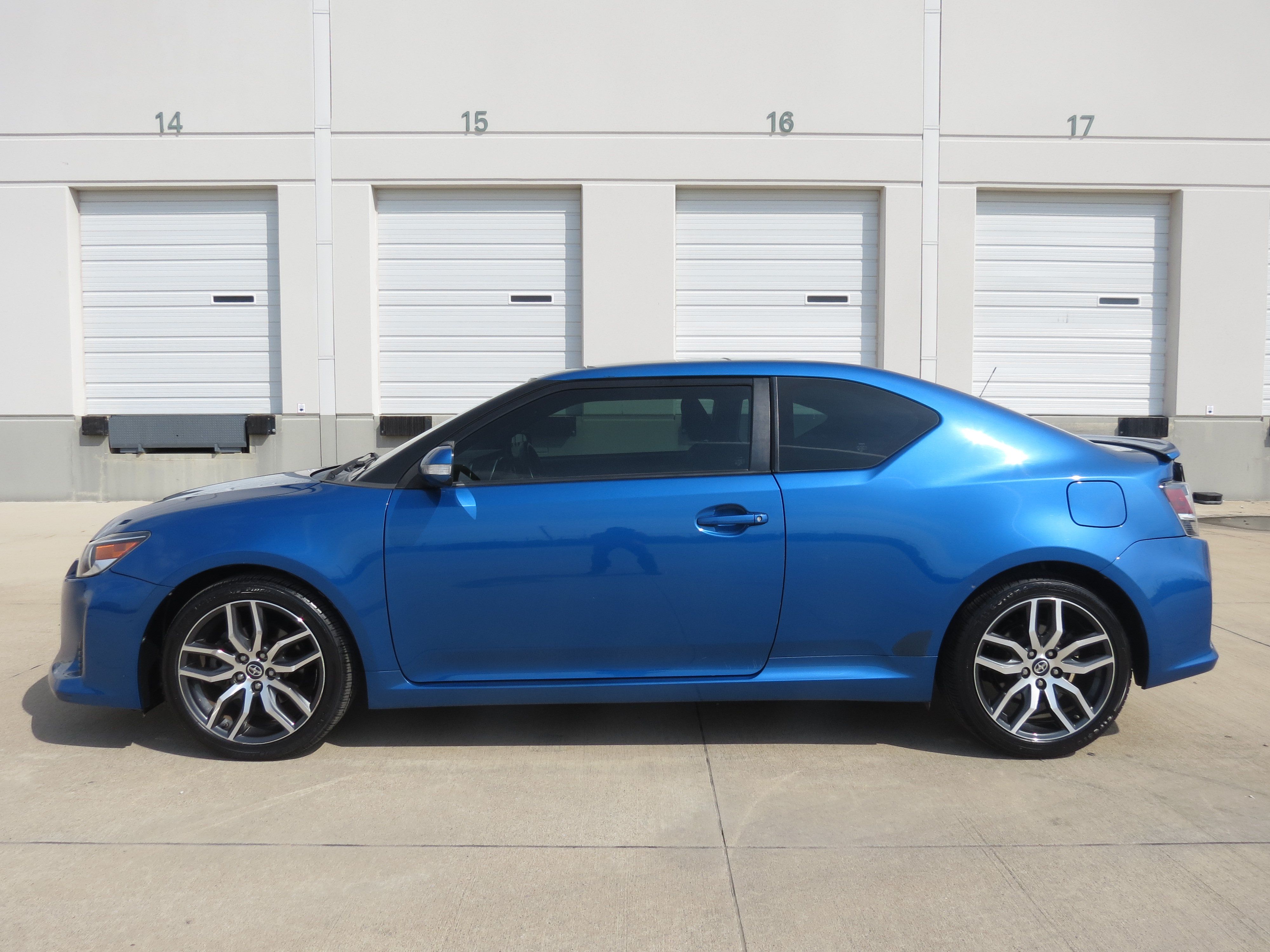 Used 2015 Scion tC FWD image 5