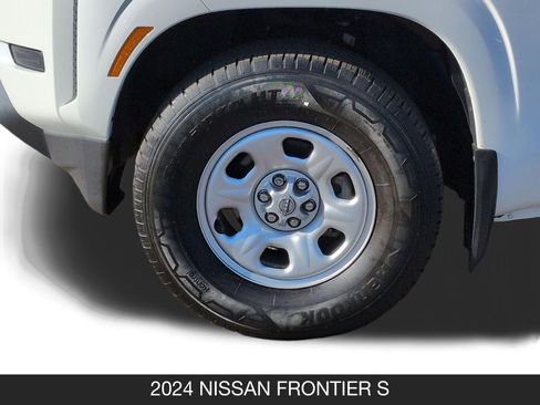 Certified 2024 Nissan Frontier S image 11