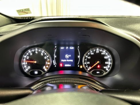 Used 2020 Jeep Renegade Latitude w/ Cold Weather Group image 15