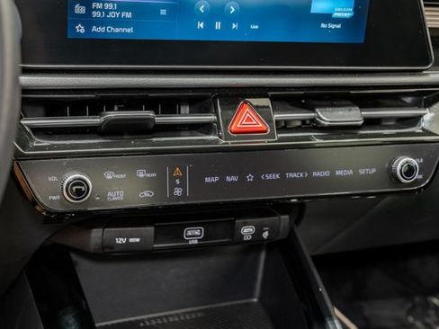 Used 2023 Kia Niro EX FWD image 21