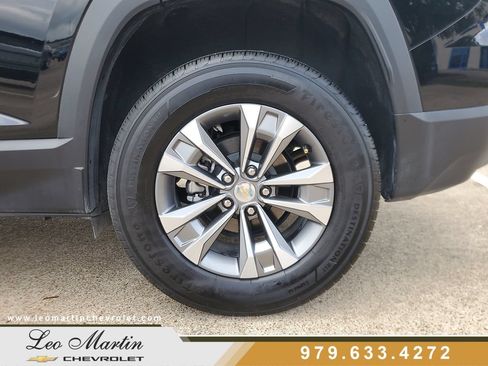 Used 2026 Chevrolet Equinox LT FWD image 8