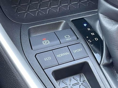 Used 2024 Toyota RAV4 XLE image 33