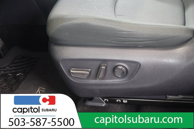 Used 2025 Toyota RAV4 XLE AWD/4WD image 12