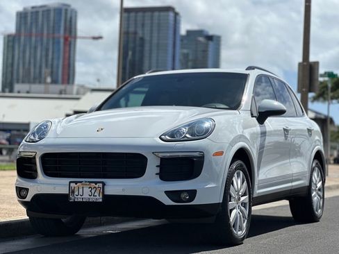 Used 2018 Porsche Cayenne Platinum Edition w/ Premium Package image 1