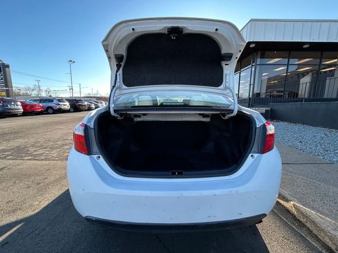 Used 2014 Toyota Corolla LE image 12