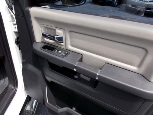 Used 2012 RAM 1500 Big Horn w/ Luxury Group image 25