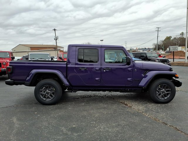 New 2026 Jeep Gladiator Sport AWD/4WD image 2