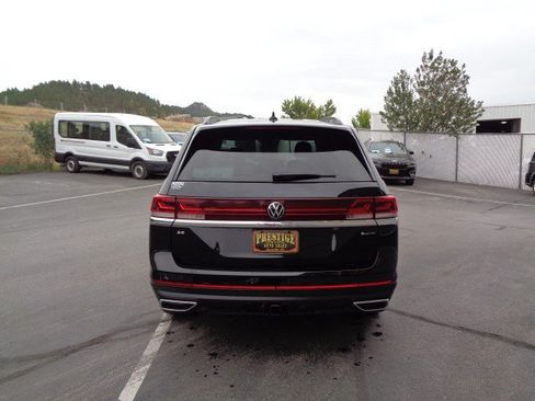 Used 2025 Volkswagen Atlas SE AWD/4WD image 6