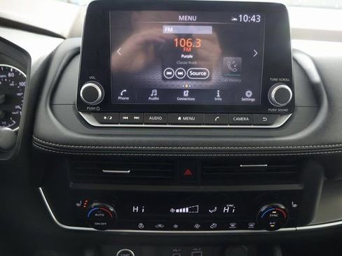 Used 2023 Nissan Rogue SV w/ SV Premium B Package image 14