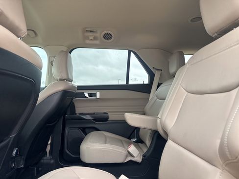 Used 2020 Ford Explorer XLT w/ Equipment Group 202A image 37
