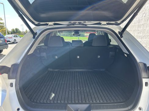 Certified 2021 Toyota Venza LE image 9