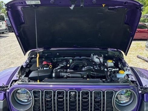Used 2026 Jeep Wrangler Unlimited Rubicon AWD/4WD image 17