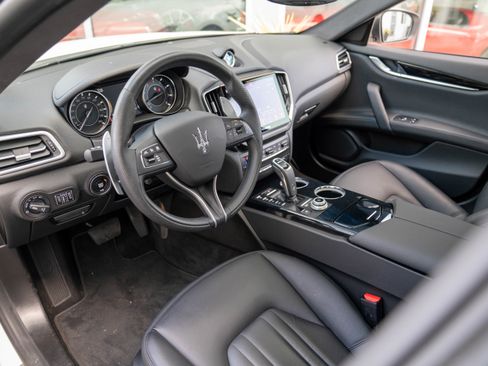 Used 2022 Maserati Ghibli Modena image 9