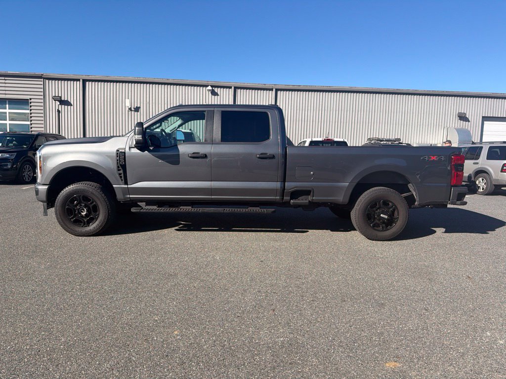 Used 2025 Ford F250 XL w/ STX Appearance Package AWD/4WD image 4