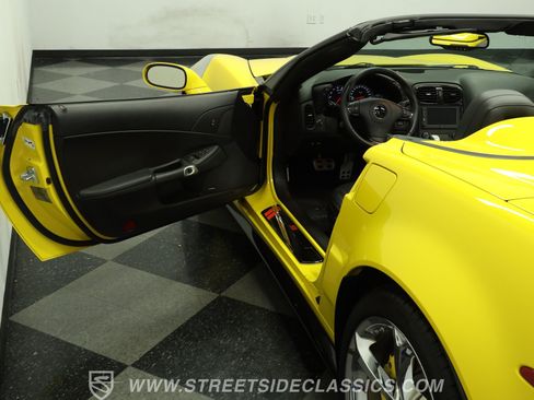 Used 2012 Chevrolet Corvette Grand Sport w/ 2LT Preferred Equipment Group RWD image 33
