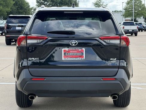 Used 2024 Toyota RAV4 XLE AWD/4WD image 5