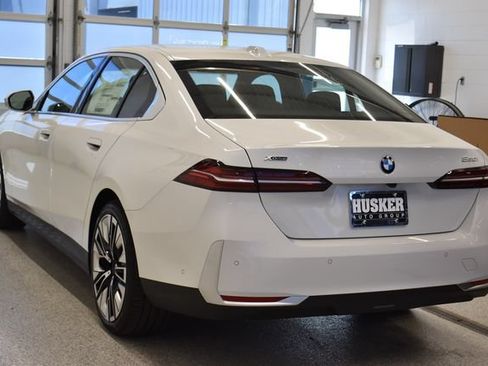 New 2027 BMW 530i xDrive w/ Premium Package AWD/4WD image 10