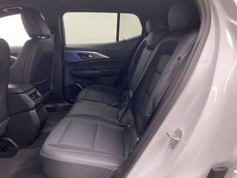 Used 2025 Chevrolet Equinox EV LT w/ Convenience Package image 16