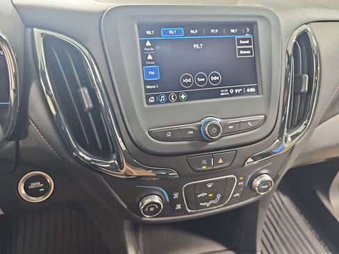 Used 2024 Chevrolet Equinox LS w/ LS Convenience Package FWD image 25