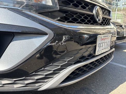 Used 2023 Volkswagen Taos SE w/ Black Wheel Package image 3