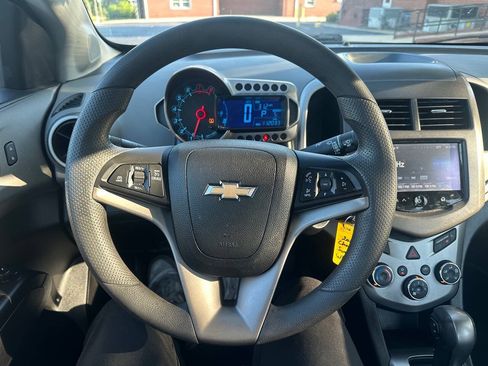 Used 2016 Chevrolet Sonic LT FWD image 17