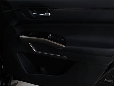 Used 2022 Nissan Pathfinder Platinum w/ Cargo Package image 9