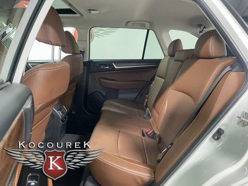 Used 2017 Subaru Outback 3.6R Touring w/ Popular Package #5A AWD/4WD image 21