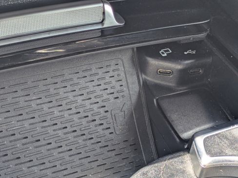 Used 2020 Mercedes-Benz GLE 350 4MATIC image 22