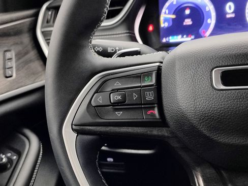 Used 2023 Jeep Grand Cherokee L Limited w/ Trailer Tow Group (B) image 41