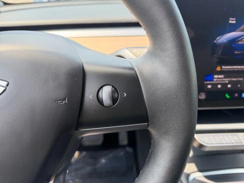 Used 2024 Tesla Model Y Long Range AWD/4WD image 21