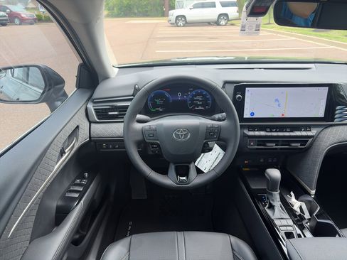 Used 2026 Toyota Camry XLE FWD image 22