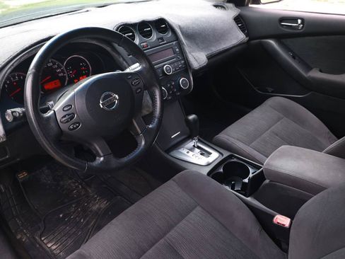 Used 2011 Nissan Altima 2.5 S w/ Special Edition Pkg FWD image 4