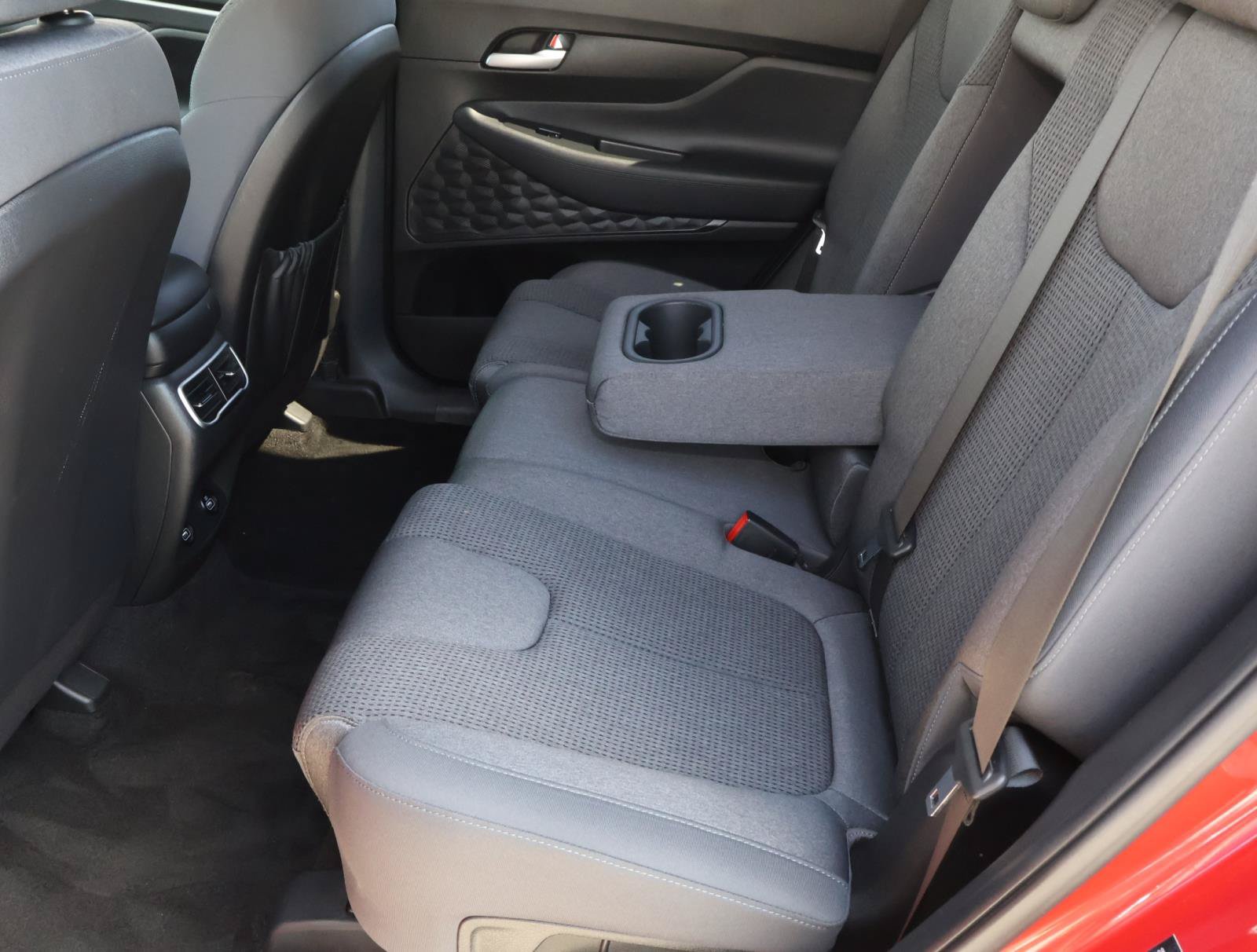 Used 2022 Hyundai Santa Fe SEL FWD image 18