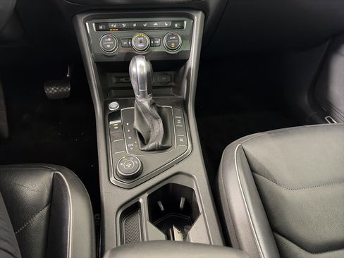 Used 2019 Volkswagen Tiguan SEL Premium image 24