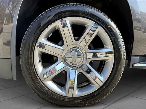 Used 2018 Cadillac Escalade Luxury image 10