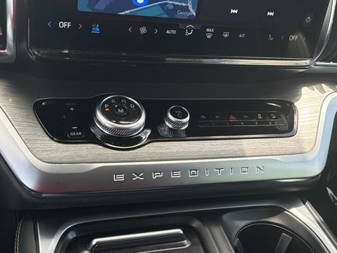 Certified 2025 Ford Expedition Platinum AWD/4WD image 10